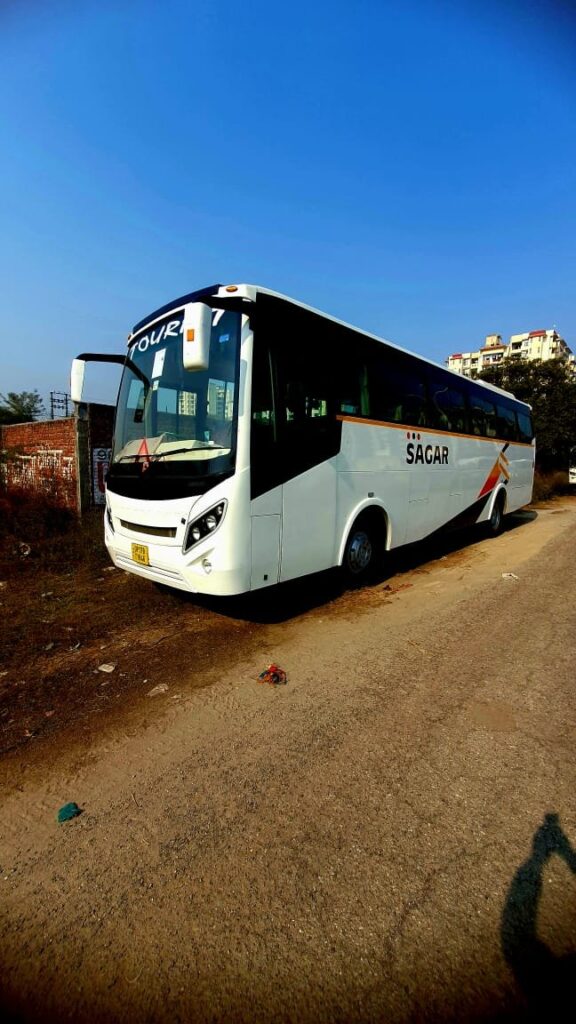 Mini Bus On hire in Delhi, Mini Bus rental 